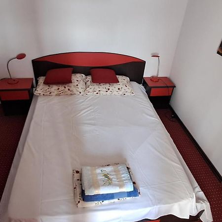 Apartament 3 camere strada Rozelor Etaj 3 Mangalia Exterior foto
